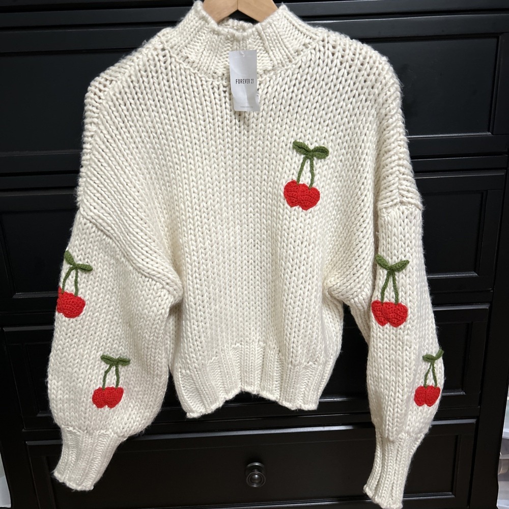 NWT Forever 21‎ cherry ivory chunky knit mock neck ribbed sweater cherries M